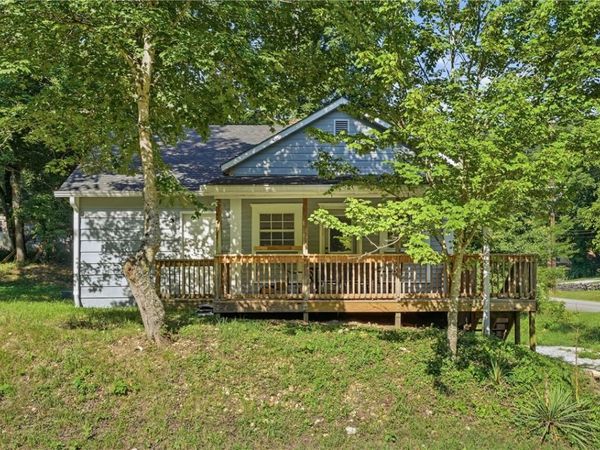 2 Fuller Street, Eureka Springs, AR 72632