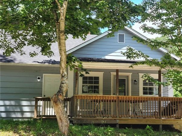 2 Fuller Street , Eureka Springs, AR 72632