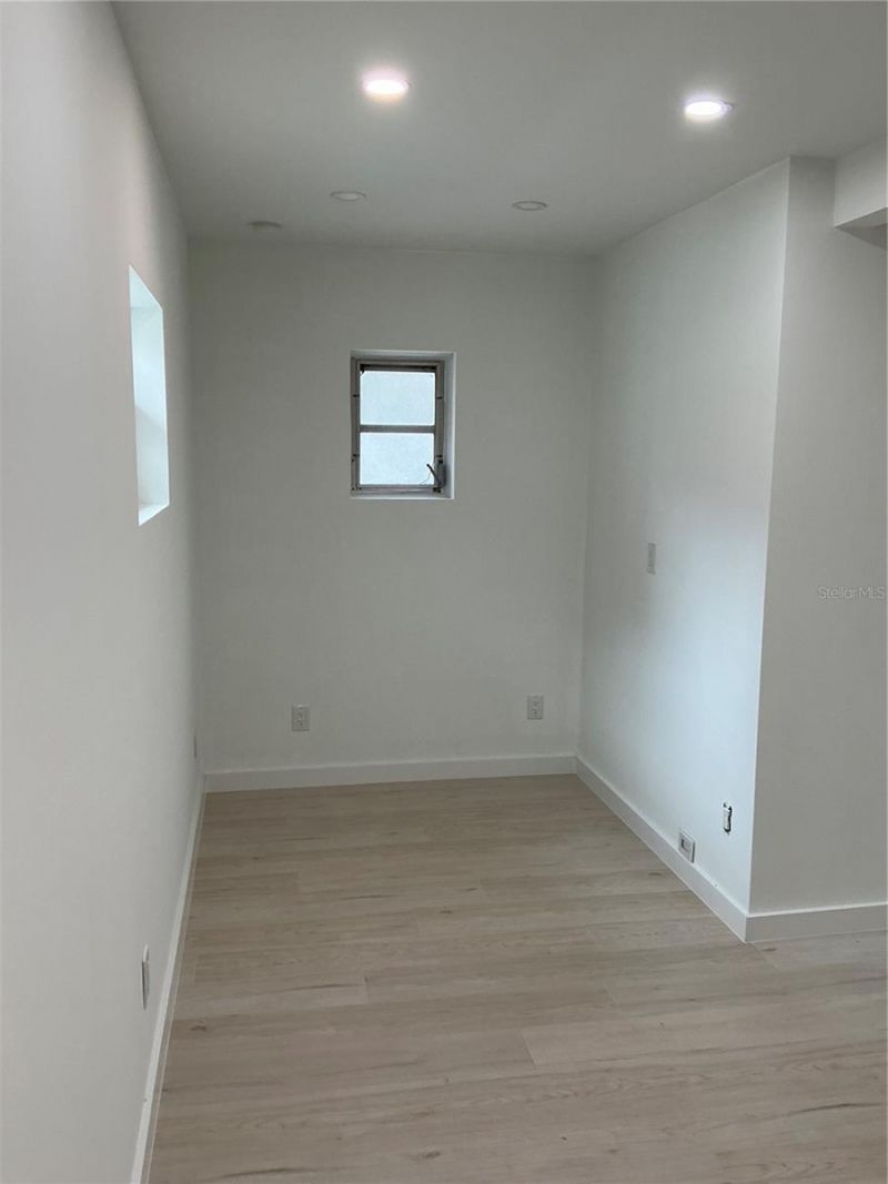 502 Magellan Drive, Sarasota, FL 34243 Photo