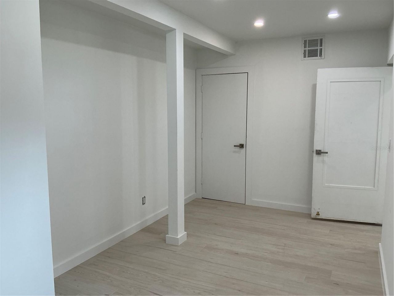 502 Magellan Drive, Sarasota, FL 34243 Photo