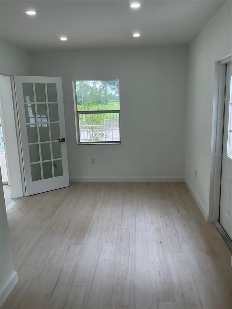 502 Magellan Drive, Sarasota, FL 34243 Photo