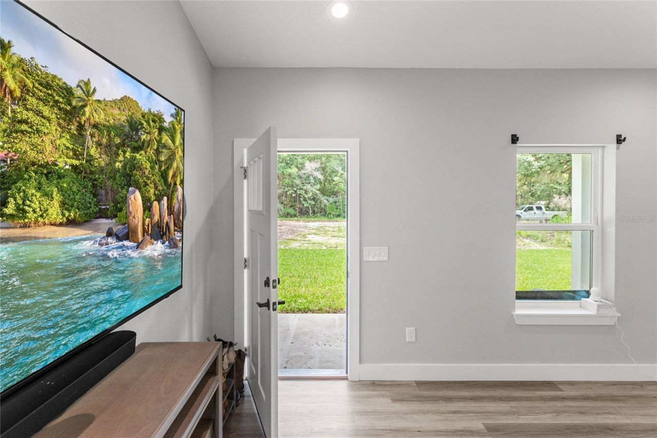 207 N Palmetto Avenue, Florahome, FL 32140 Photo