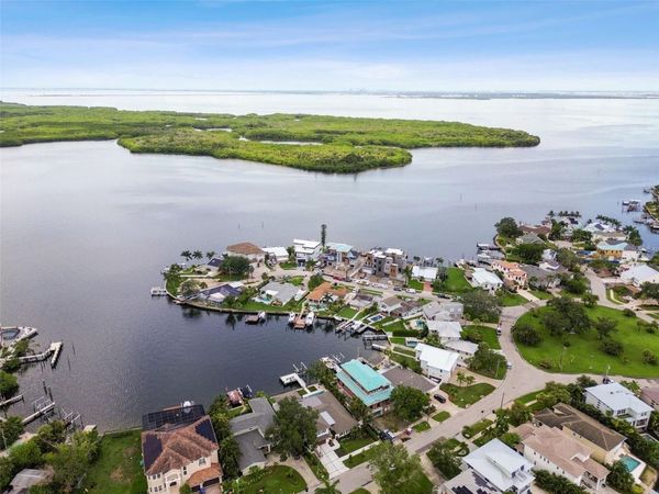 1907 ARROWHEAD DRIVE NE, ST PETERSBURG, FL 33703