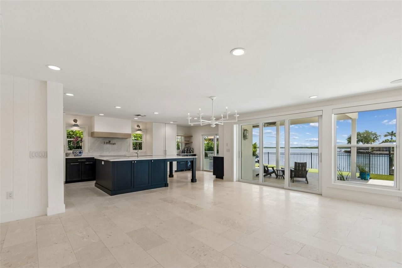 1907 Arrowhead Drive Ne, Saint Petersburg, FL 33703 Photo