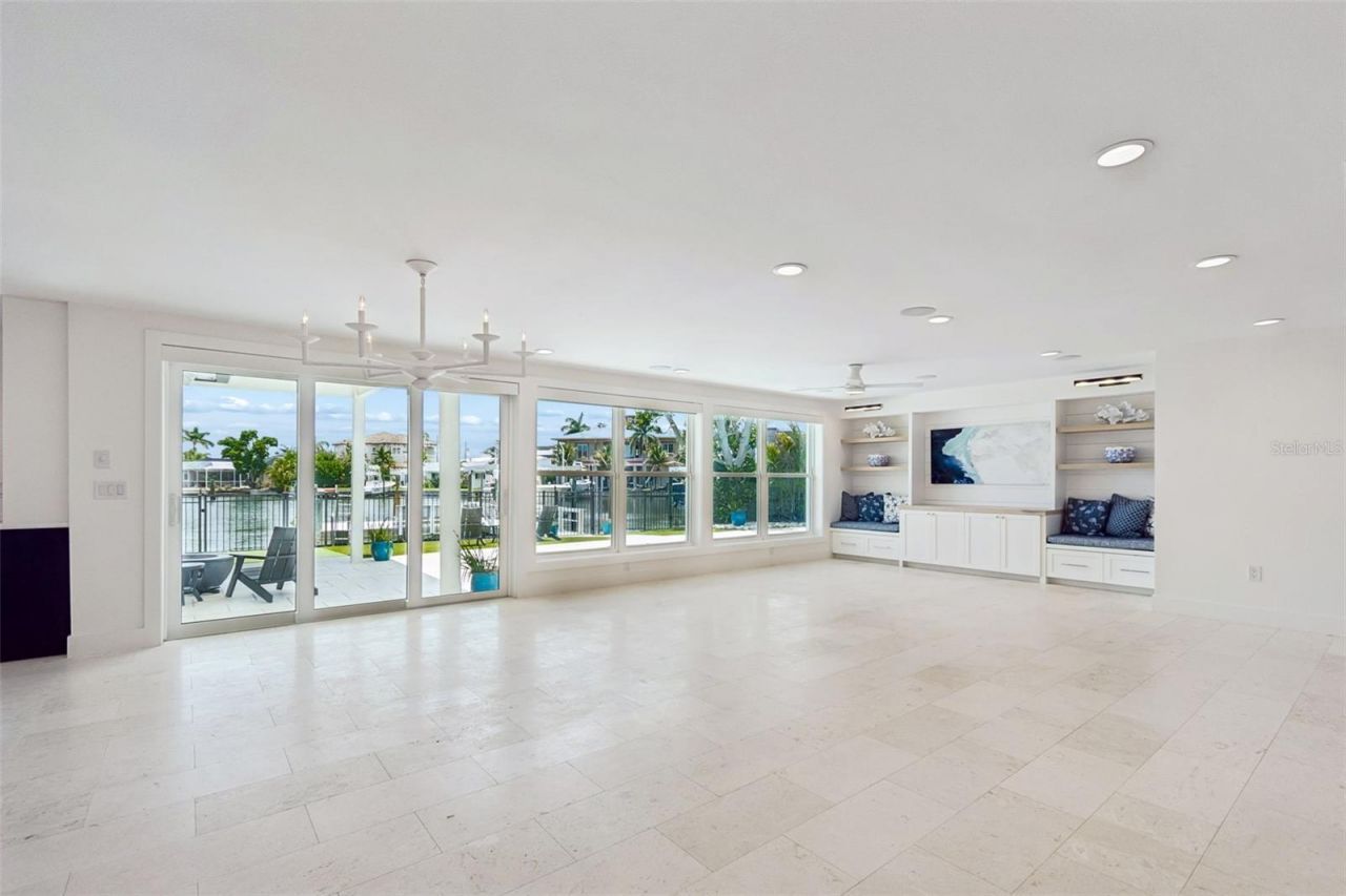 1907 Arrowhead Drive Ne, Saint Petersburg, FL 33703 Photo