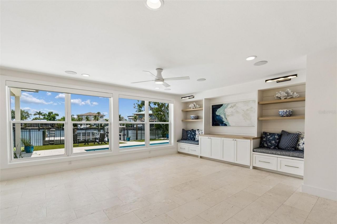 1907 Arrowhead Drive Ne, Saint Petersburg, FL 33703 Photo