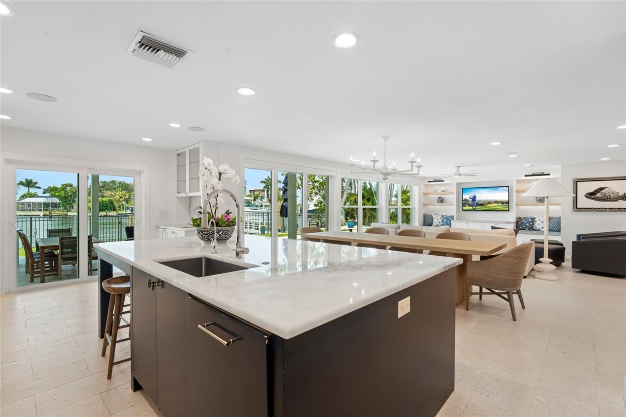 1907 Arrowhead Drive Ne, Saint Petersburg, FL 33703 Photo