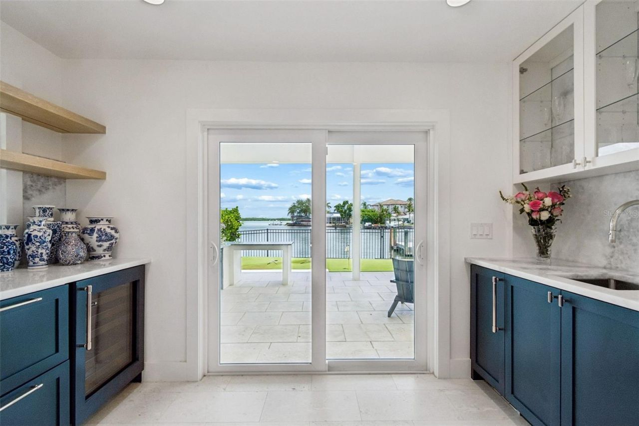 1907 Arrowhead Drive Ne, Saint Petersburg, FL 33703 Photo