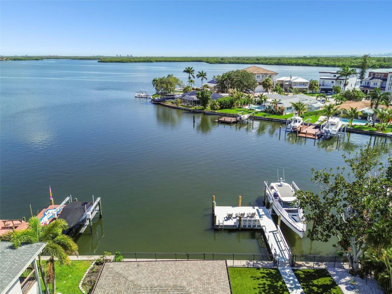 1907 Arrowhead Drive Ne, Saint Petersburg, FL 33703 Photo