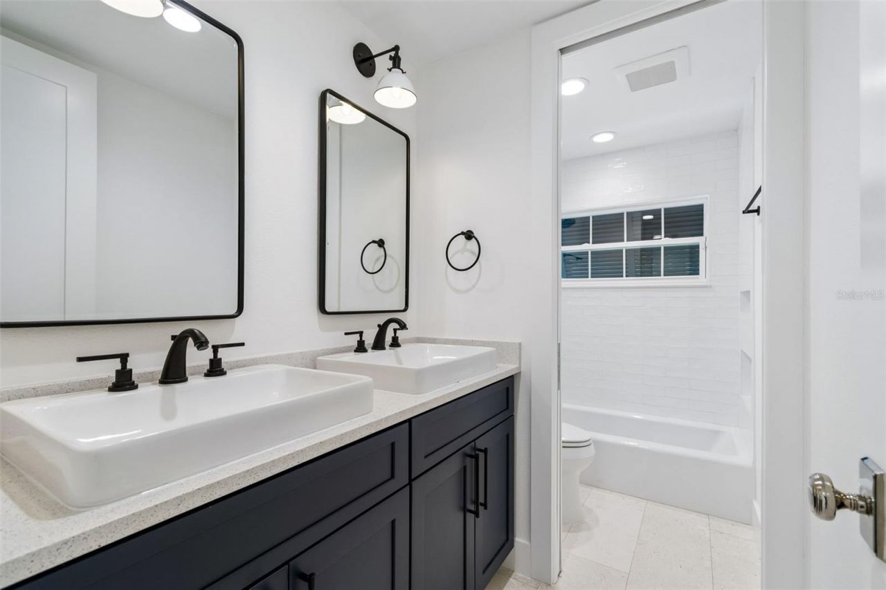 1907 Arrowhead Drive Ne, Saint Petersburg, FL 33703 Photo