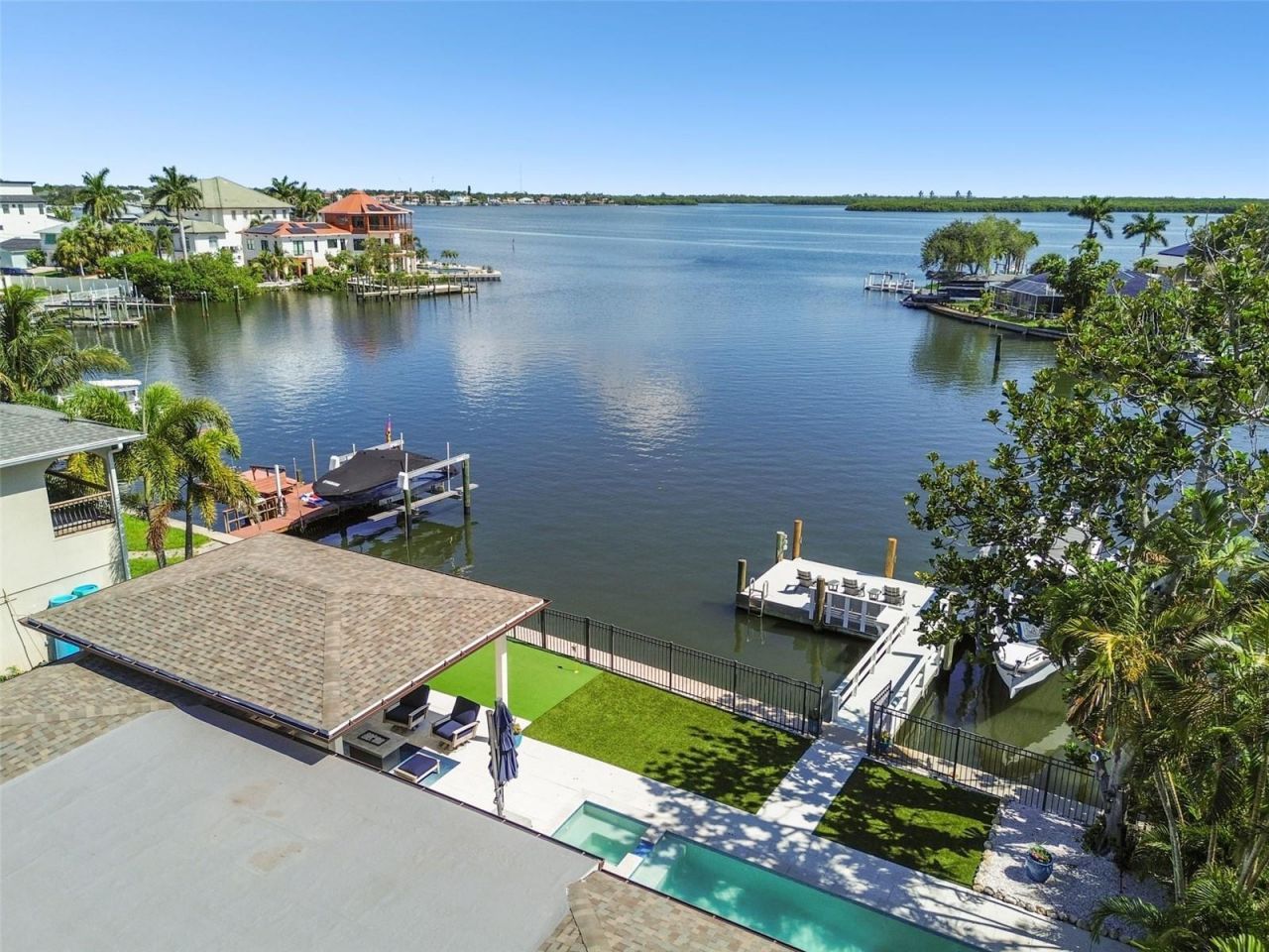 1907 Arrowhead Drive Ne, Saint Petersburg, FL 33703 Photo