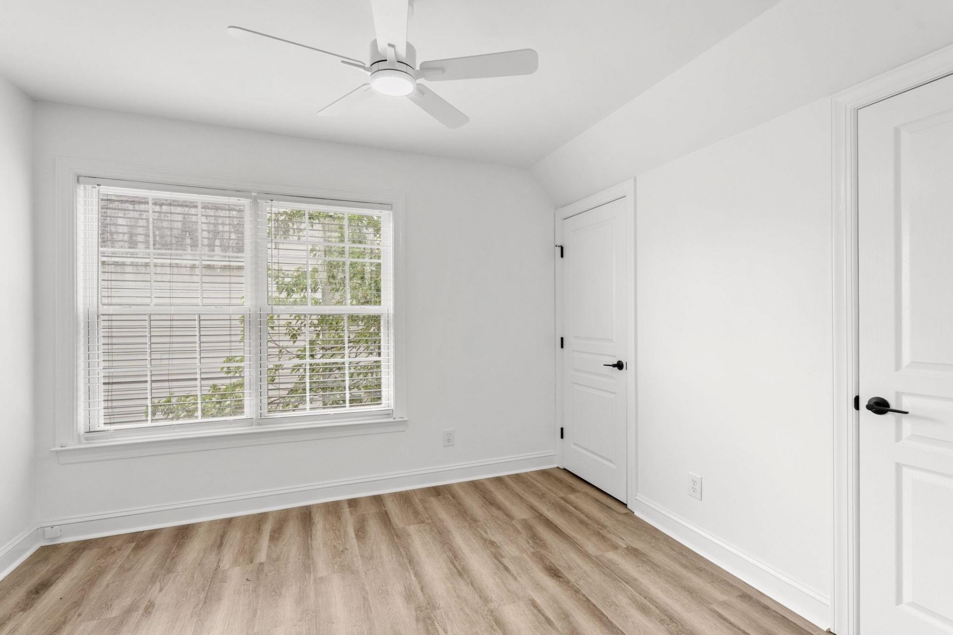 3602 Brampton Dr. Photo 41