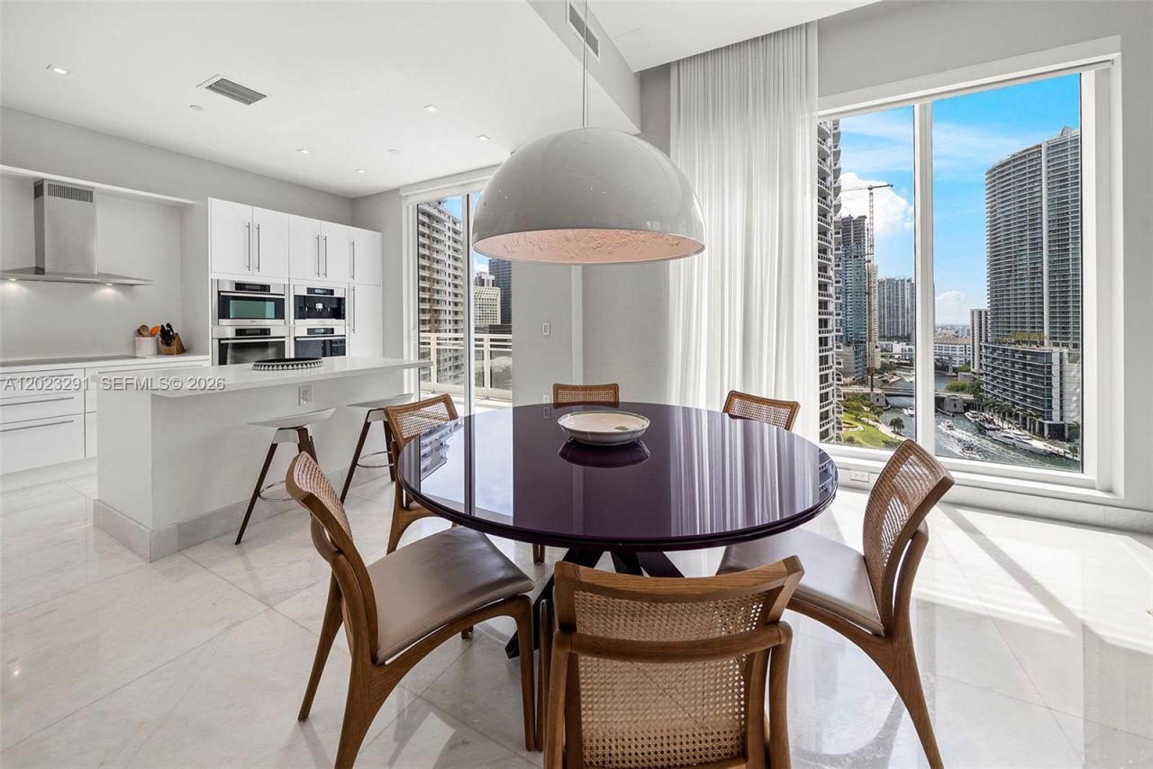 900 Brickell Key Blvd , Unit 1801, Miami, FL 33131 Photo
