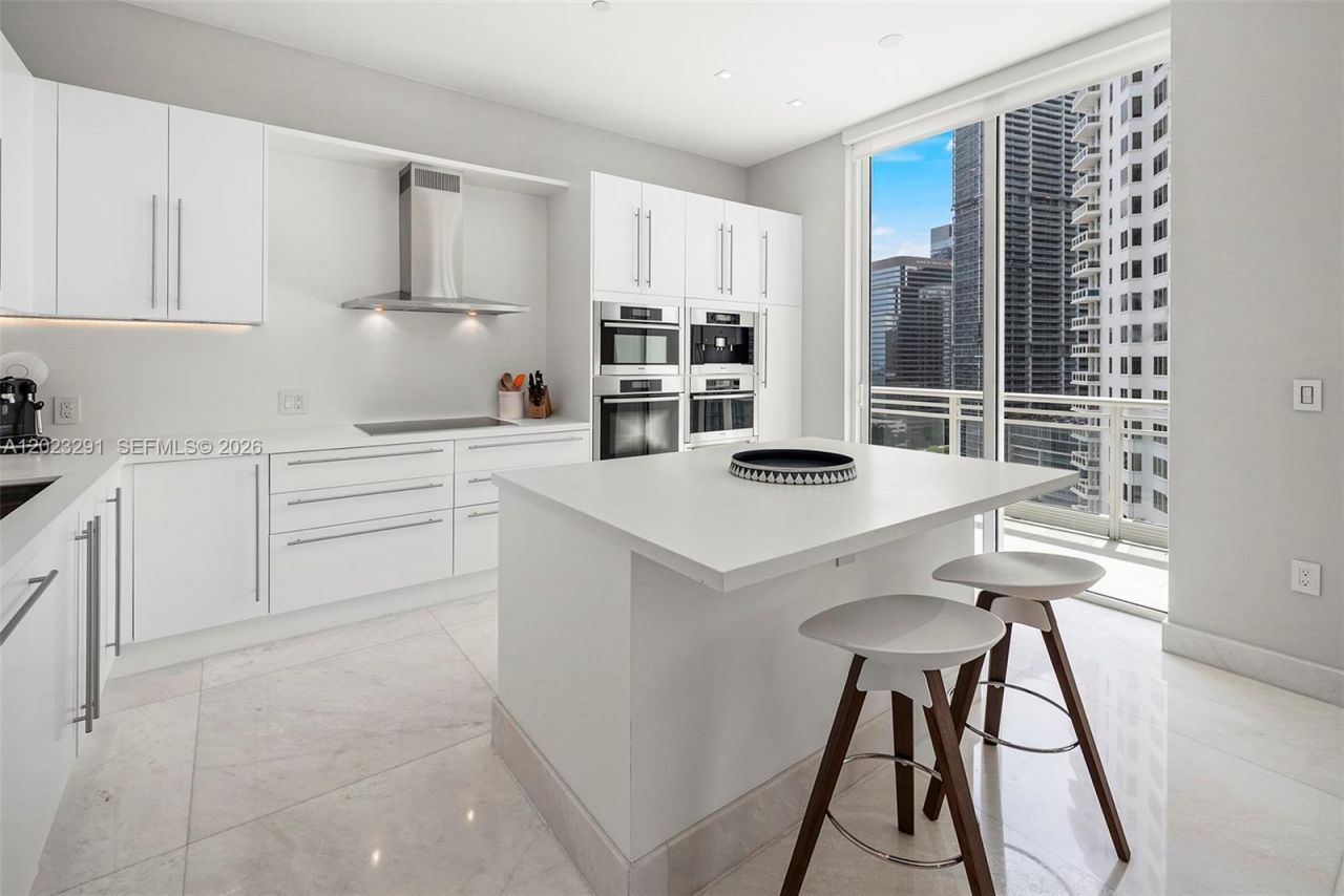 900 Brickell Key Blvd , Unit 1801, Miami, FL 33131 Photo