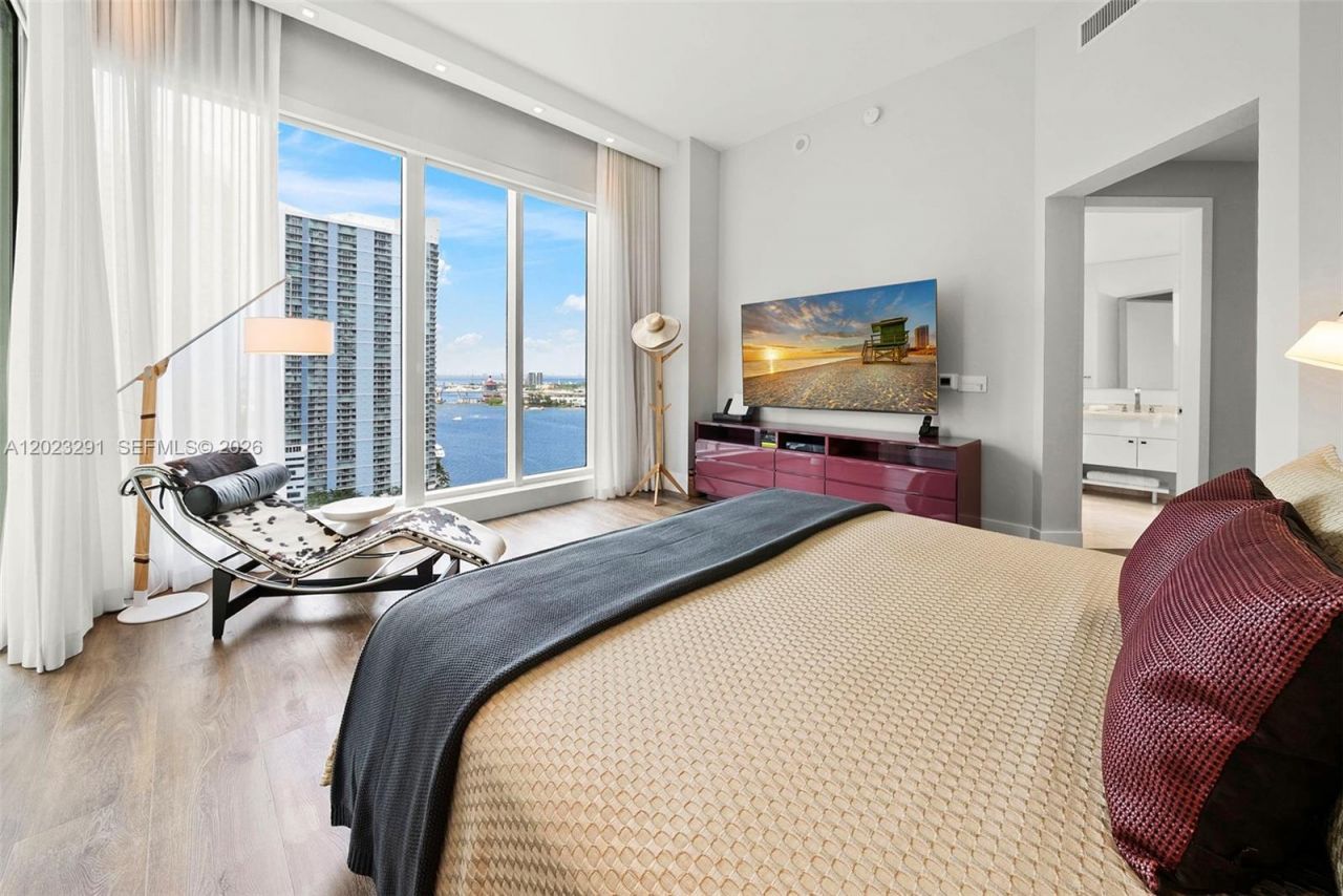 900 Brickell Key Blvd , Unit 1801, Miami, FL 33131 Photo