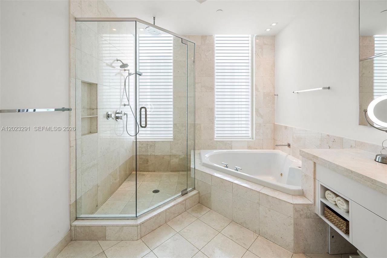900 Brickell Key Blvd , Unit 1801, Miami, FL 33131 Photo