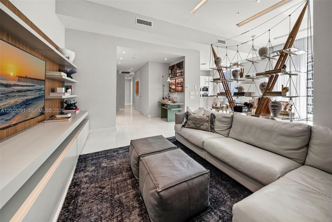 900 Brickell Key Blvd , Unit 1801, Miami, FL 33131 Photo