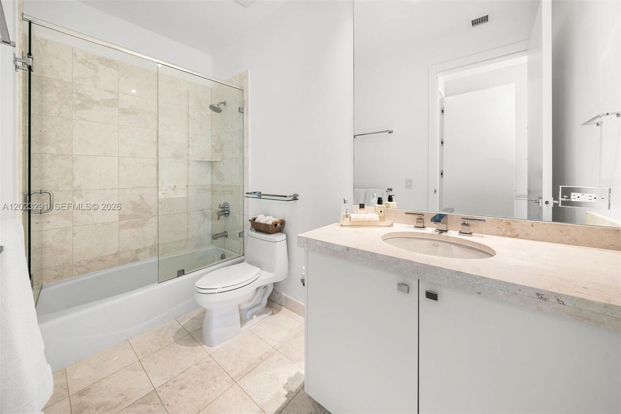 900 Brickell Key Blvd , Unit 1801, Miami, FL 33131 Photo