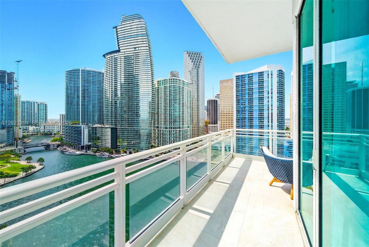 900 Brickell Key Blvd , Unit 1801, Miami, FL 33131 Photo