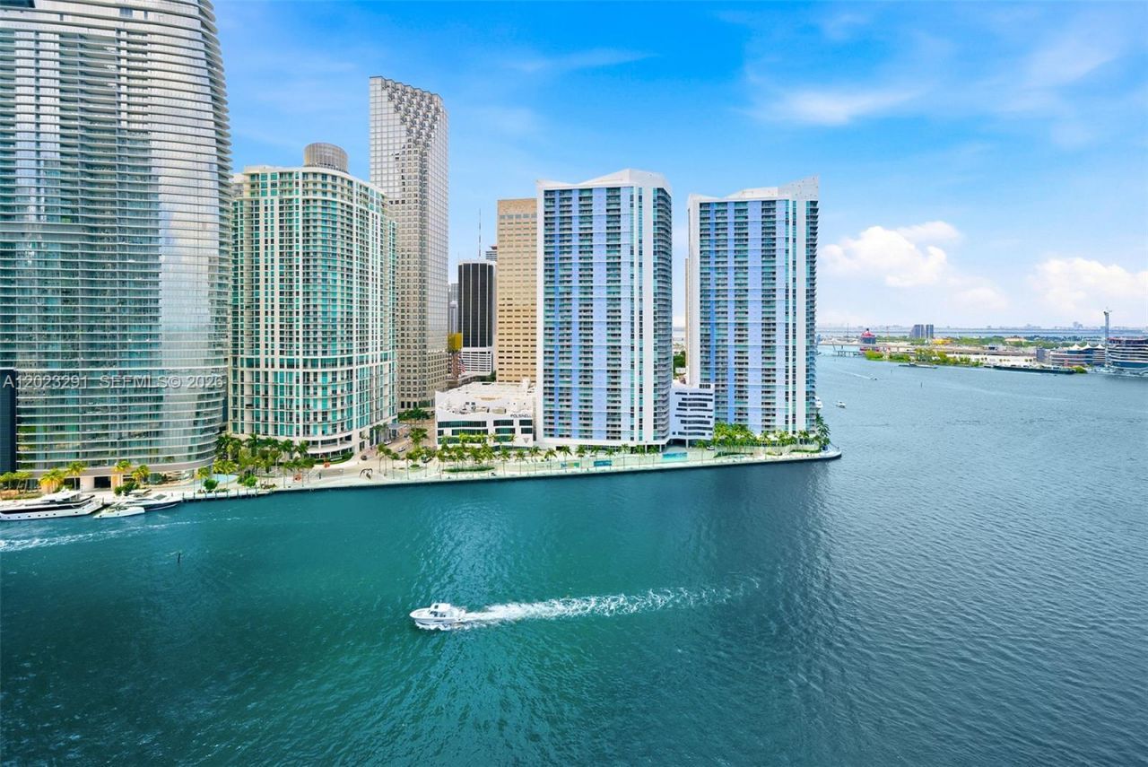 900 Brickell Key Blvd , Unit 1801, Miami, FL 33131 Photo
