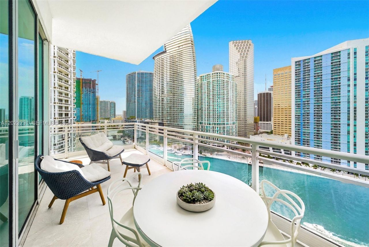 900 Brickell Key Blvd , Unit 1801, Miami, FL 33131 Photo
