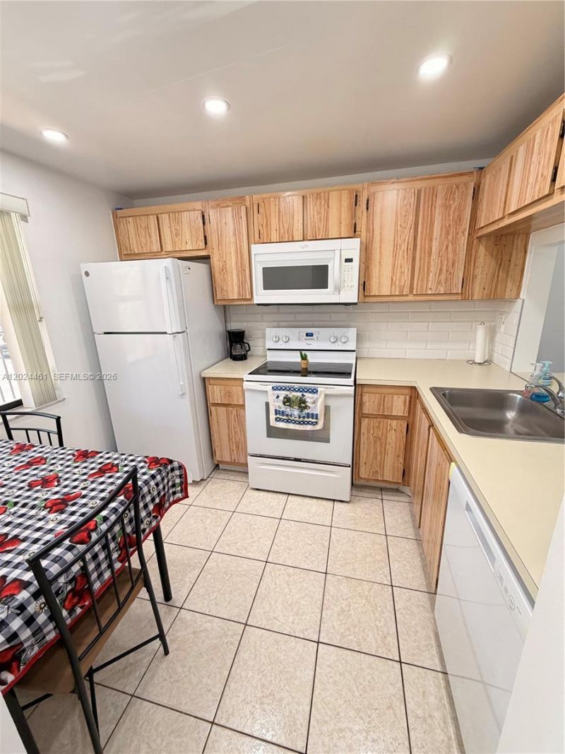 2793 NW 104th Ave , Unit 204, Sunrise, FL 33322 Photo