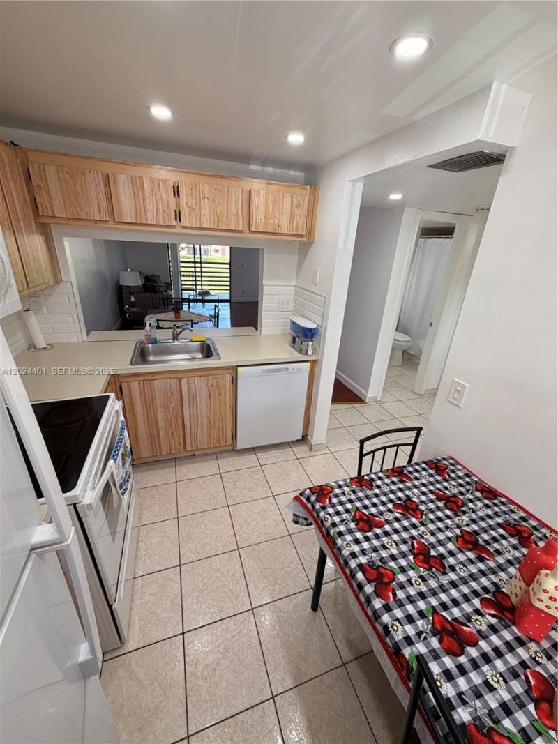 2793 NW 104th Ave , Unit 204, Sunrise, FL 33322 Photo