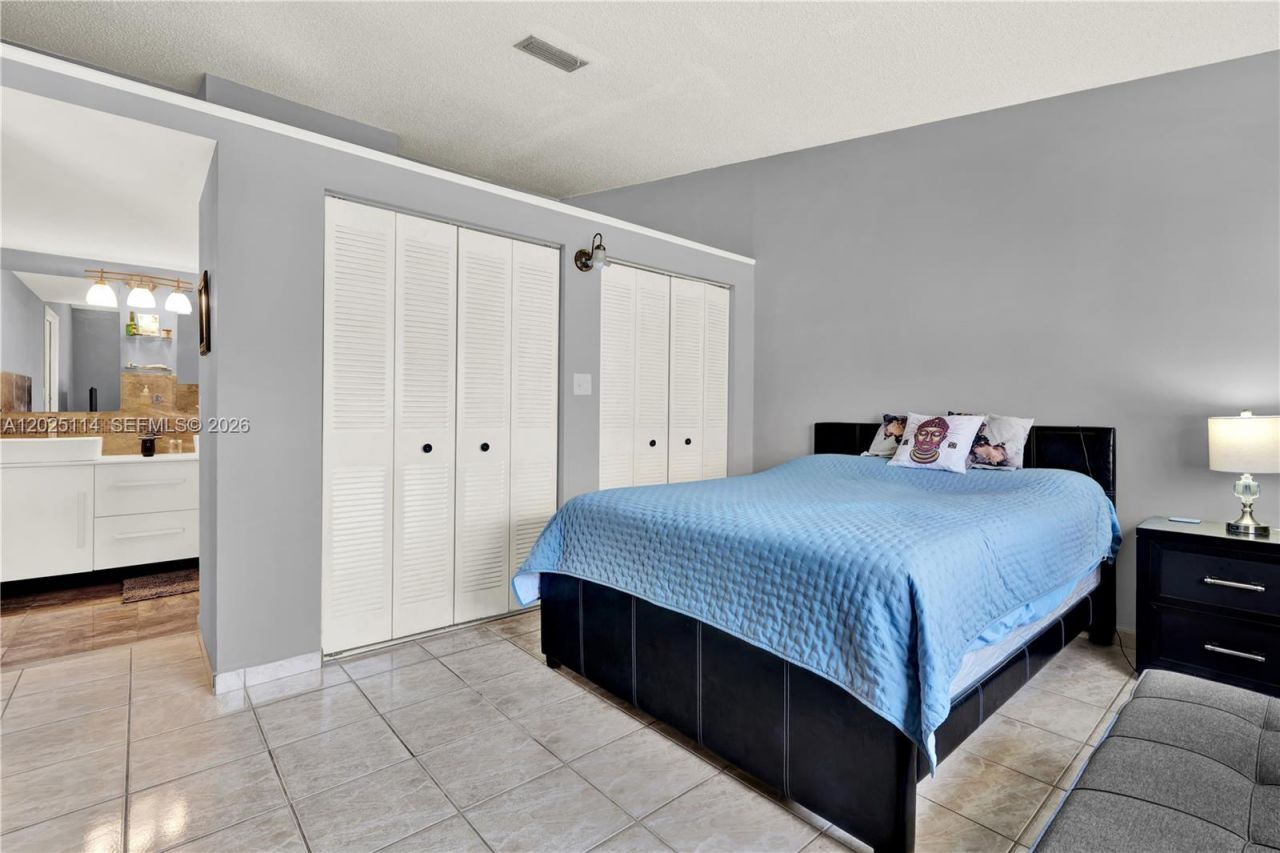 7462 W 29th Way , Hialeah, FL 33018 Photo