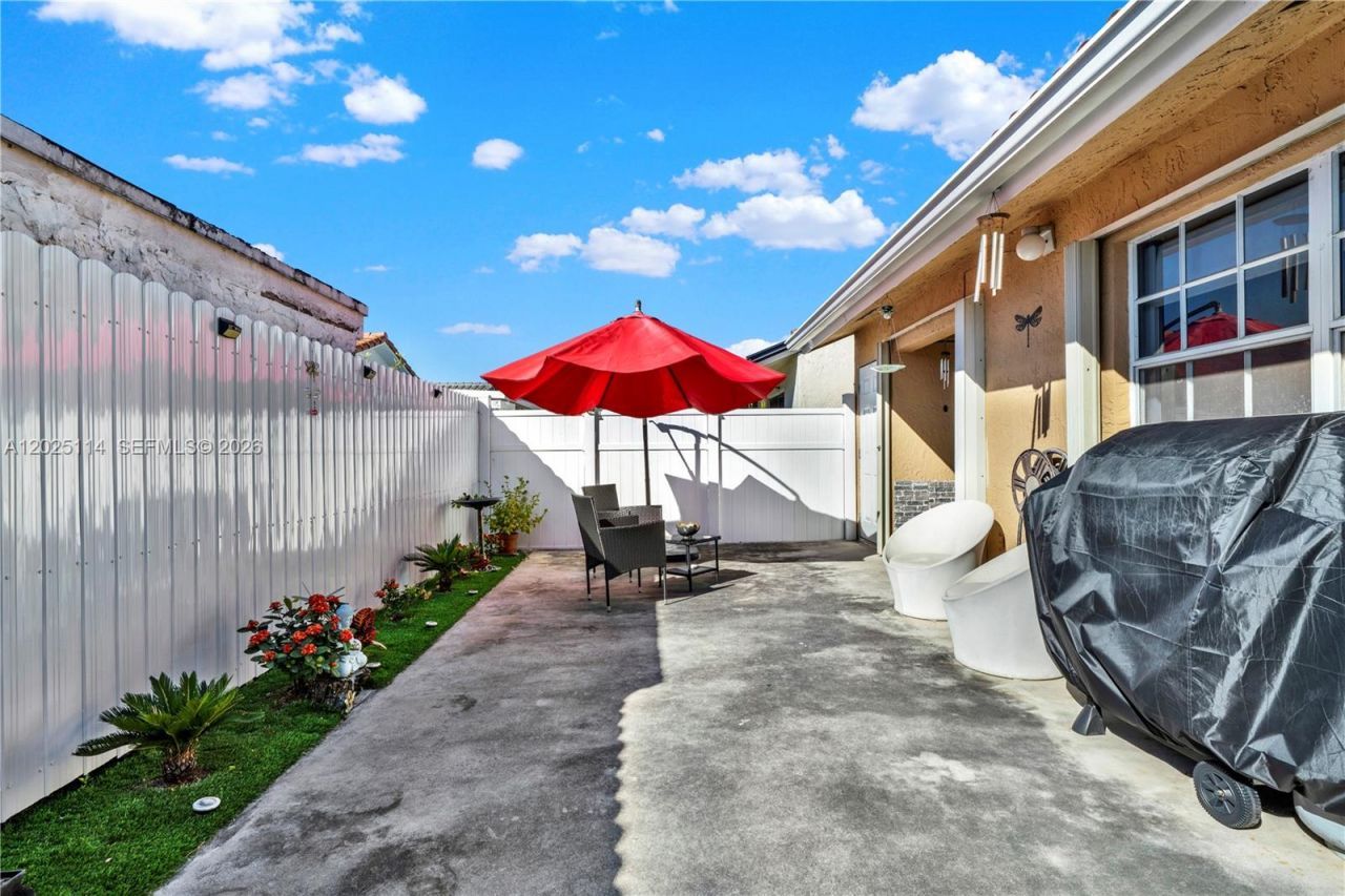 7462 W 29th Way , Hialeah, FL 33018 Photo