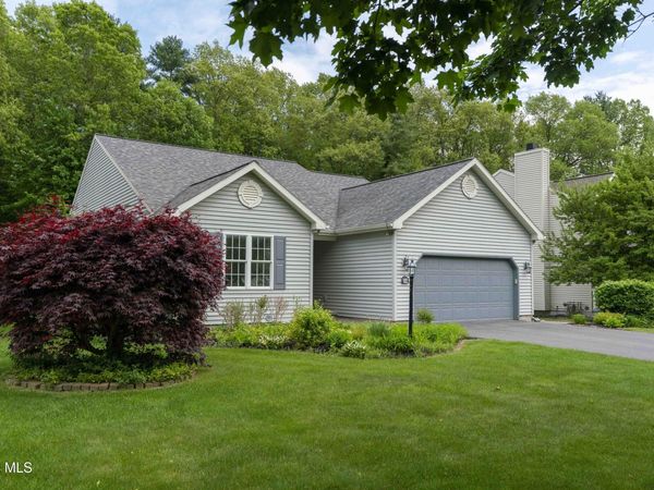 18 Waterview Drive, Saratoga Springs, NY 12866