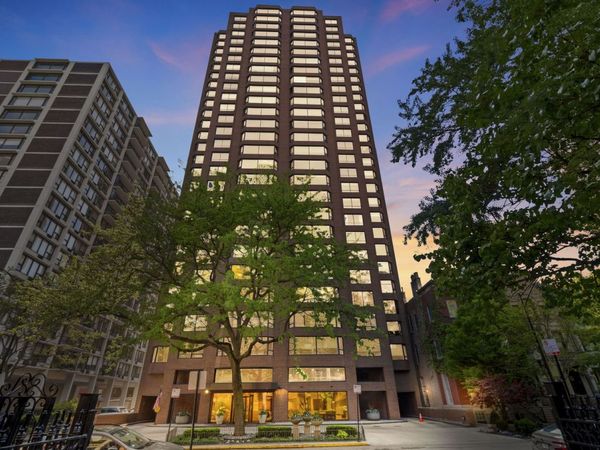 1410 N State Parkway N, Unit 22B, Chicago, IL 60610
