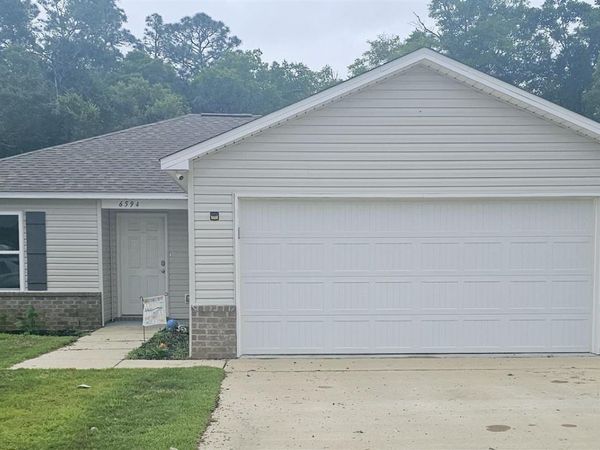 6594 Firefly Dr, Milton, FL 32583