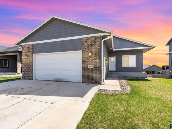 1805 E 71St St N, Sioux Falls, SD 57104