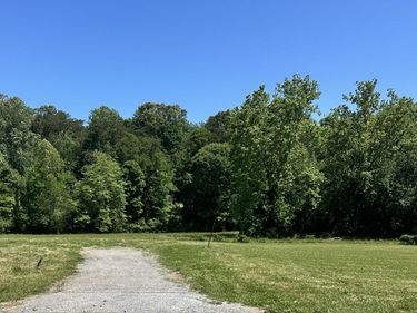 3169 Hinds Creek Rd, Heiskell, TN 37754