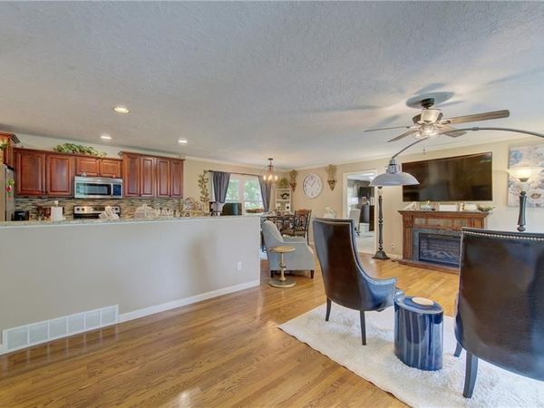 12108 OAK RIDGE Road, Independence, MO 64052