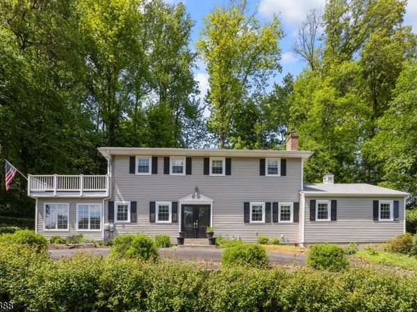 14 Parkwood Rd, Roxbury, NJ 07876