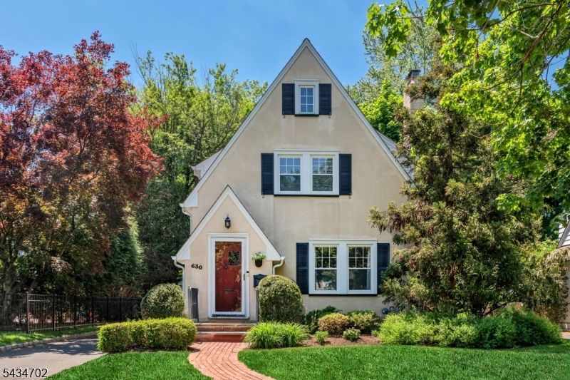 630 Wyndemere Ave, Ridgewood, NJ 07450 Main Photo