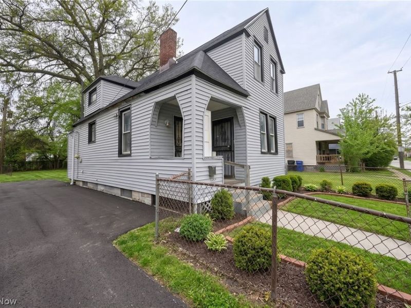 1266 E 102nd Street, Cleveland, OH 44108 Photo 2