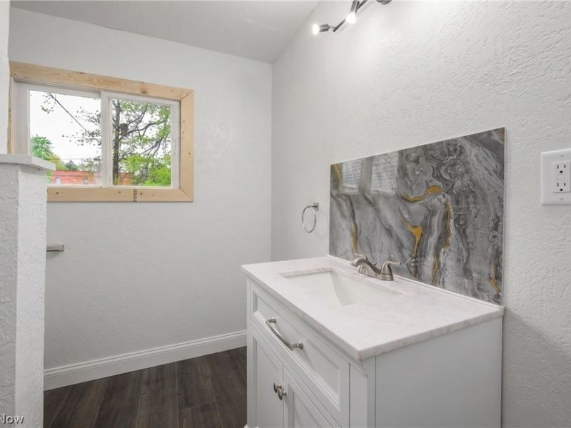 1266 E 102nd Street, Cleveland, OH 44108 Photo 7