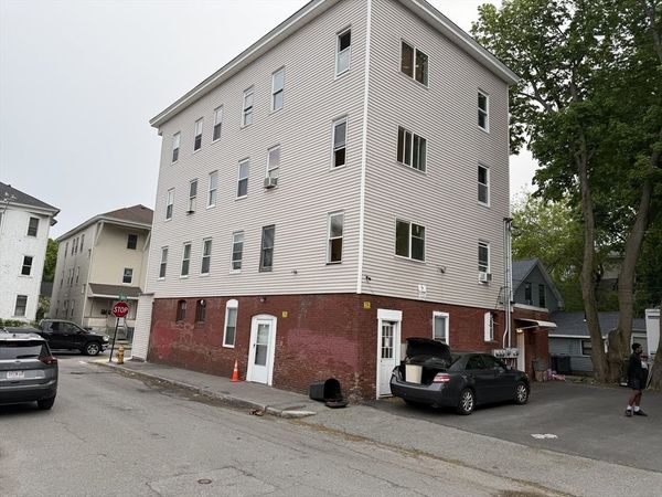 309 Cambridge St, Unit 1, Worcester, MA 01603