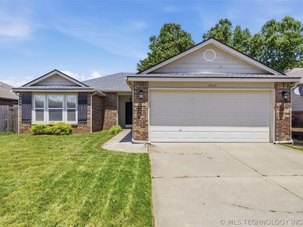9515 E 97th Street North , Owasso, OK 74055