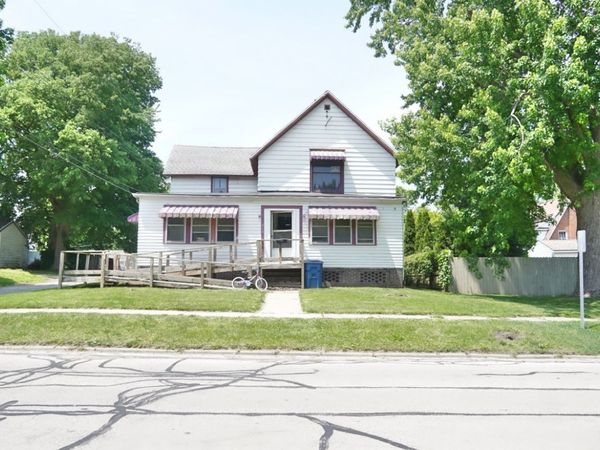 313 N 5th Street , Watseka, IL 60970