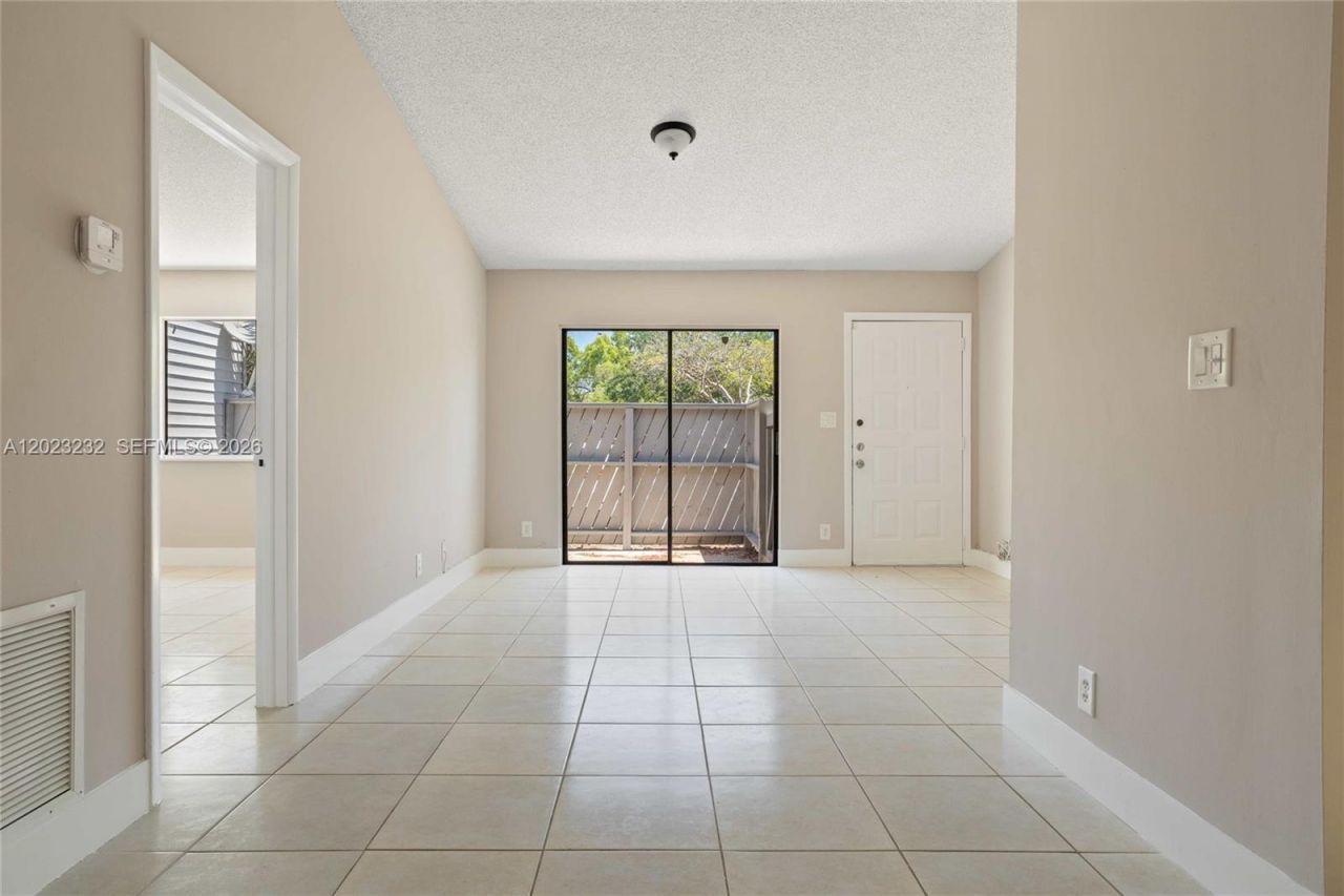 3633 NW 99th Ter, Unit 7B, Sunrise, FL 33351 Photo