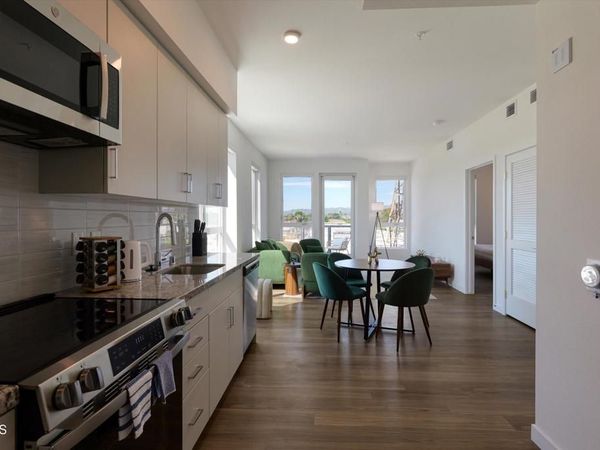 18900 Parthenia Street, Unit 105, Northridge, CA 91324