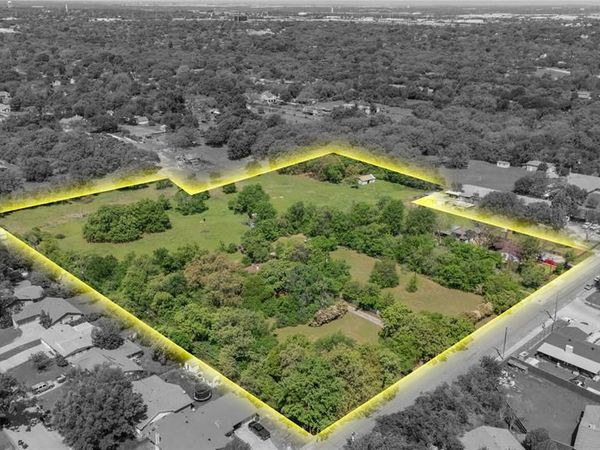 2700 Hitson Lane, Fort Worth, TX 76112