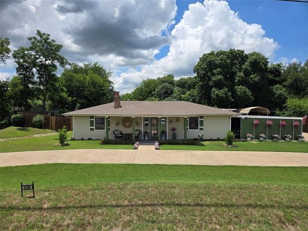 1316 E Apache Trail, Granbury, TX 76048