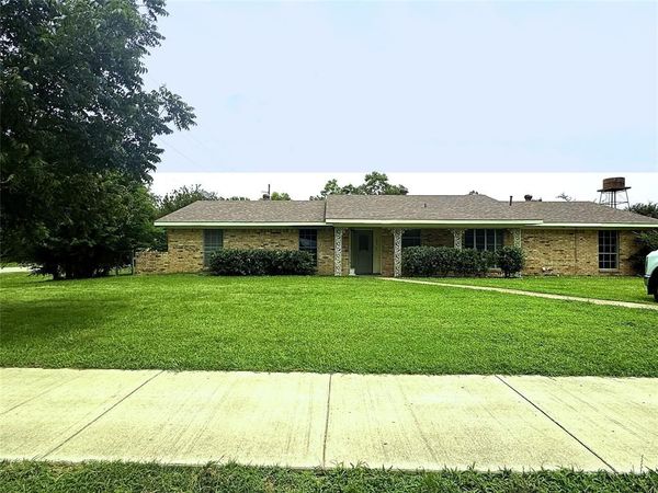 206 N Main Street , Edgewood, TX 75117