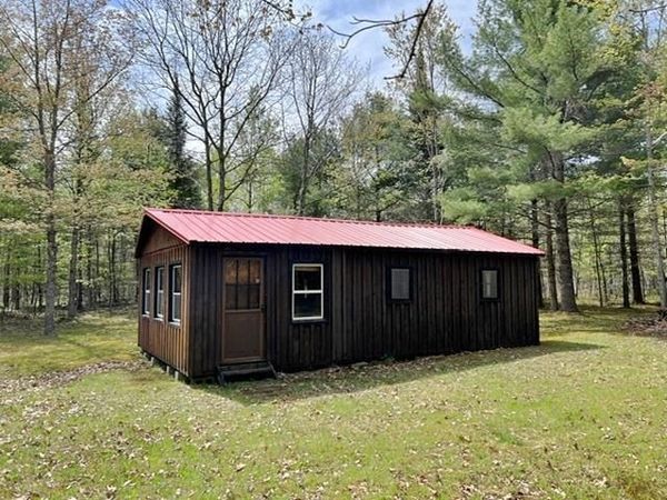 W8001 E CATALINE ROAD, Pembine, WI 54156