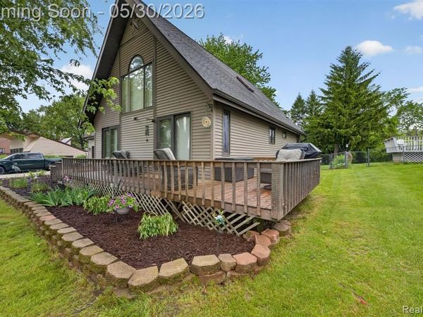 1280 Petts Road, Fenton Twp, MI 48430