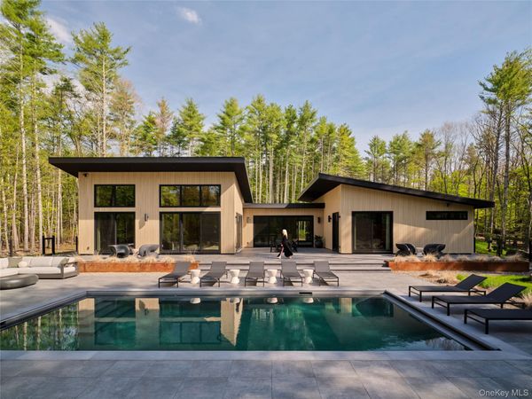 2 Stonecreek Road, Woodstock, NY 12498